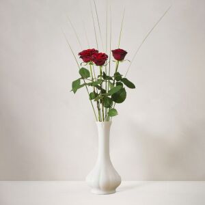 Bouquet with 3 red roses